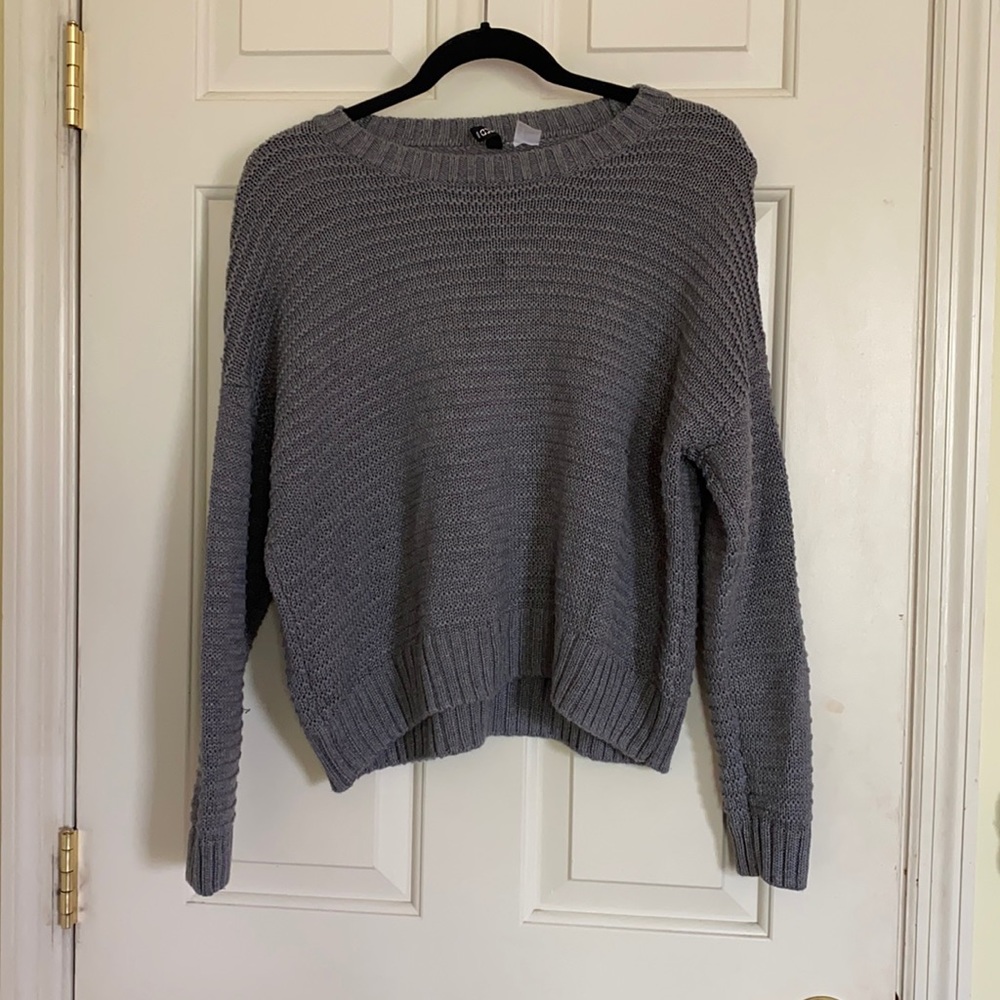 Grey Textured sweater - Size M
